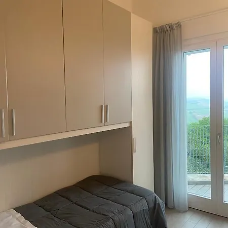 Alba - Soggiorni Le Grotte * Camerano