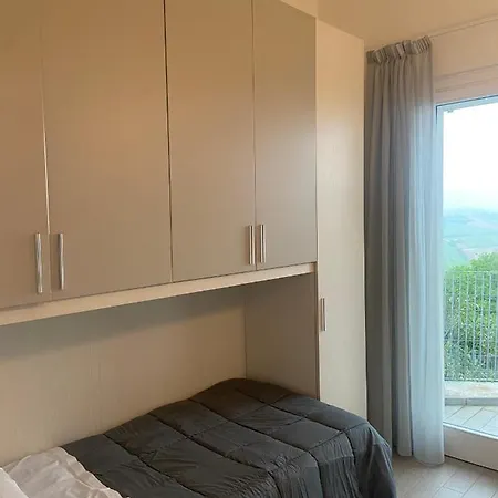 Alba - Soggiorni Le Grotte Apartment Camerano