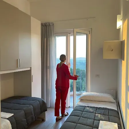 Alba - Soggiorni Le Grotte * Camerano